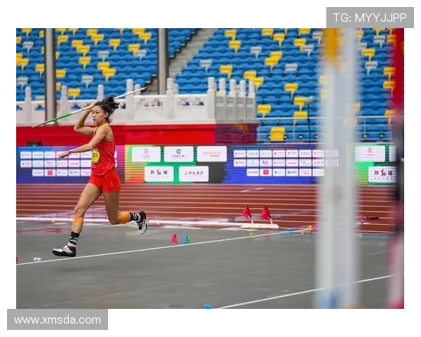 霍尔斩获女子七项全能冠军 打破纪录展现卓越实力