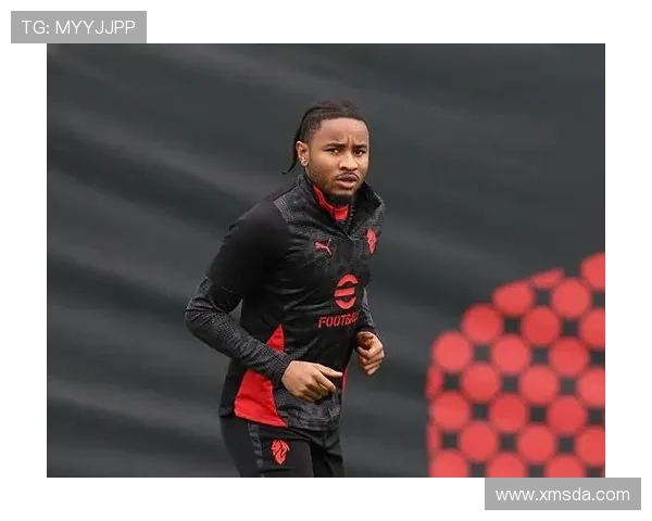 恩昆库重返米兰合练奇克继续进行单独训练